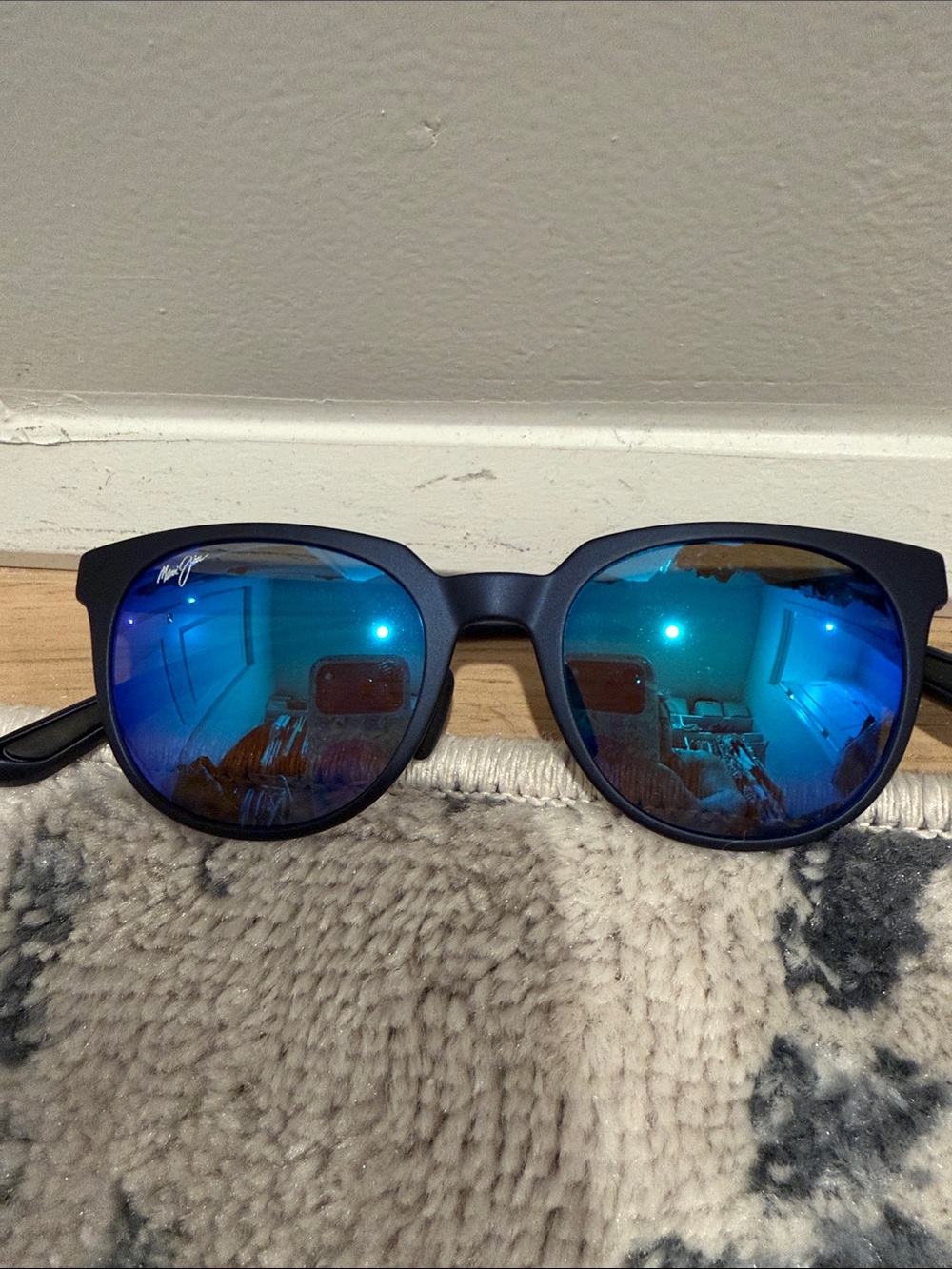 BRAND NEW- Maui Jim Matte Navy Frame with Blue Mirrored Lenses